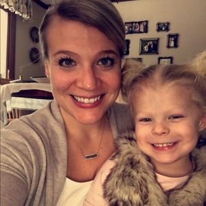 Meet your Posher, Crystal